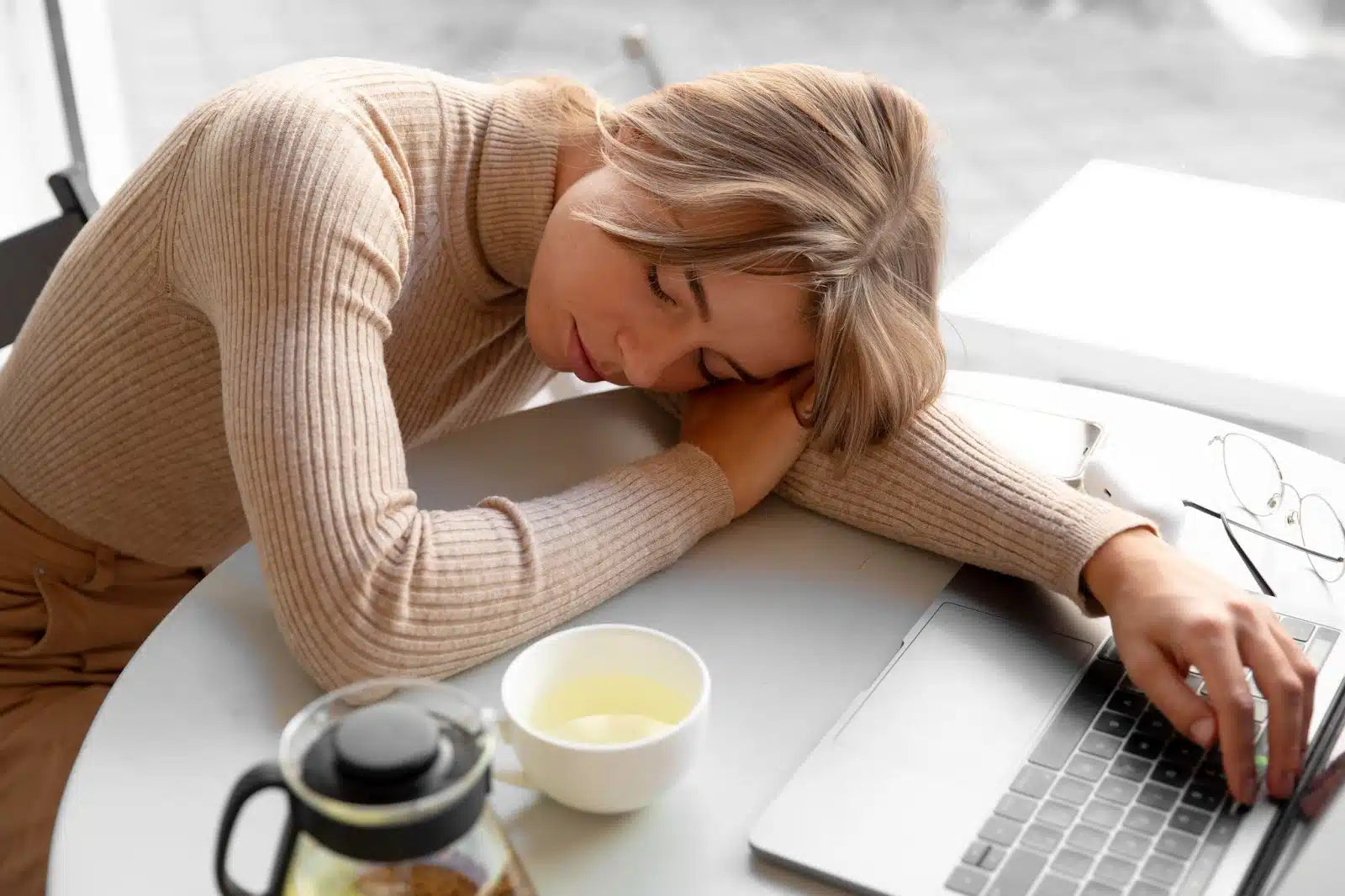 The Circadian Rhythm and Cortisol Connection Explained – AYO