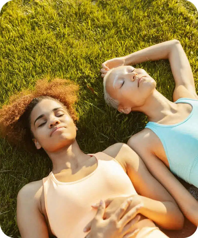 7 Benefits of Light Therapy (& 4 Possible Side Effects)