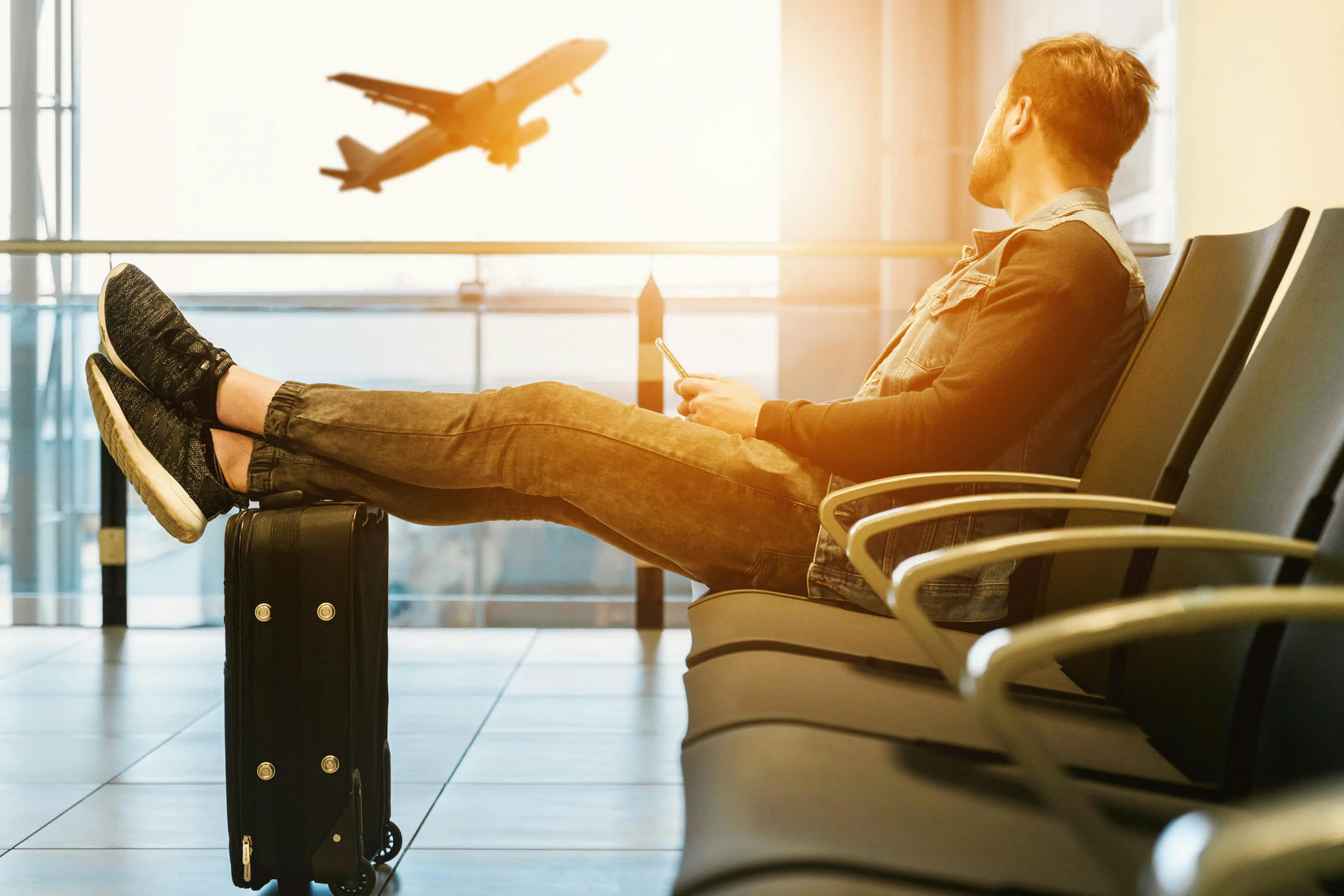 Can Light Therapy Glasses Help with Jet Lag?